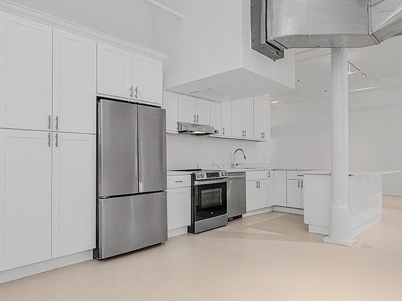 5th image of 6 W 14th St Unit 2C