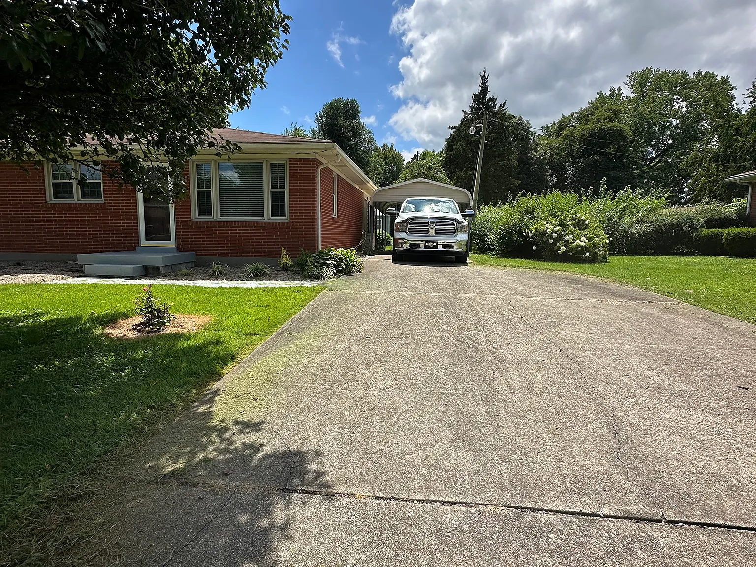 3 bed, 2300 sqft, $1,850 — Photo 1