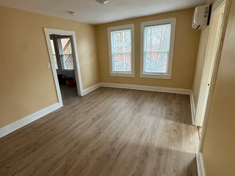 33 Crystal St #2 — Photo 6