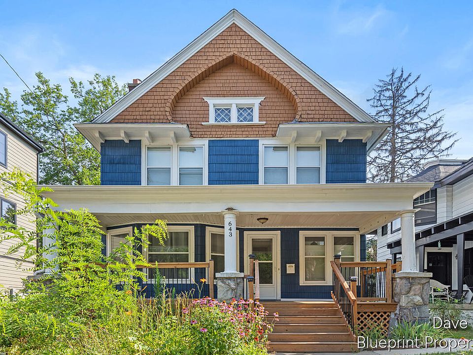 1st image of 643 Lake Dr SE