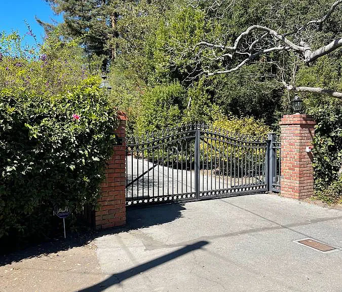 Palmer Ln — Photo 14