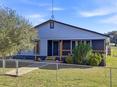 1037 county road 7711, Devine, TX, 78016