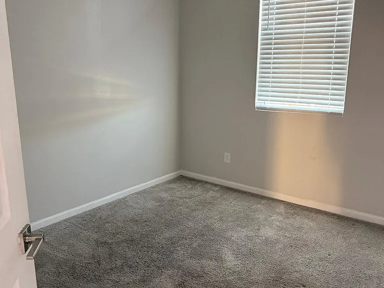 24537 W Mohave St — Photo 7