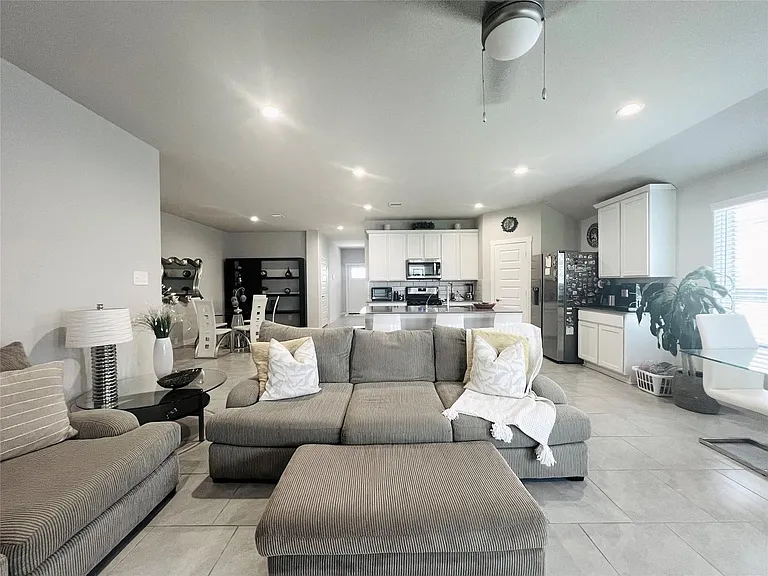 3315 Dagostino Creek Dr — Photo 5