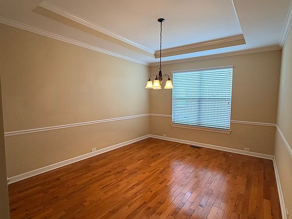 3rd image of 3093 Oxford Dr