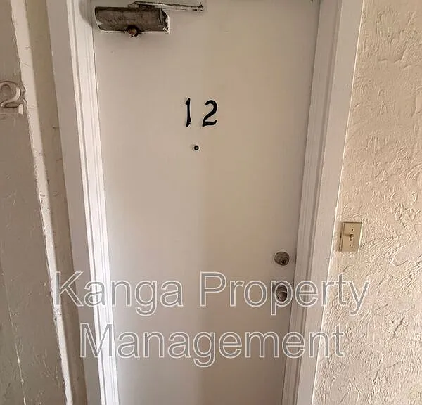 523 24th St #12 — Photo 10