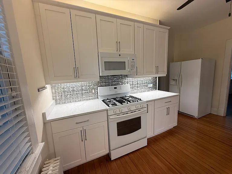 1212 Prince Edward St — Photo 5
