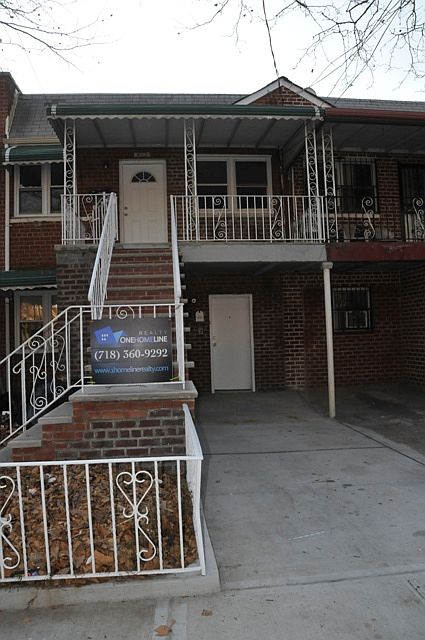 1st image of 962 E 106th St #1