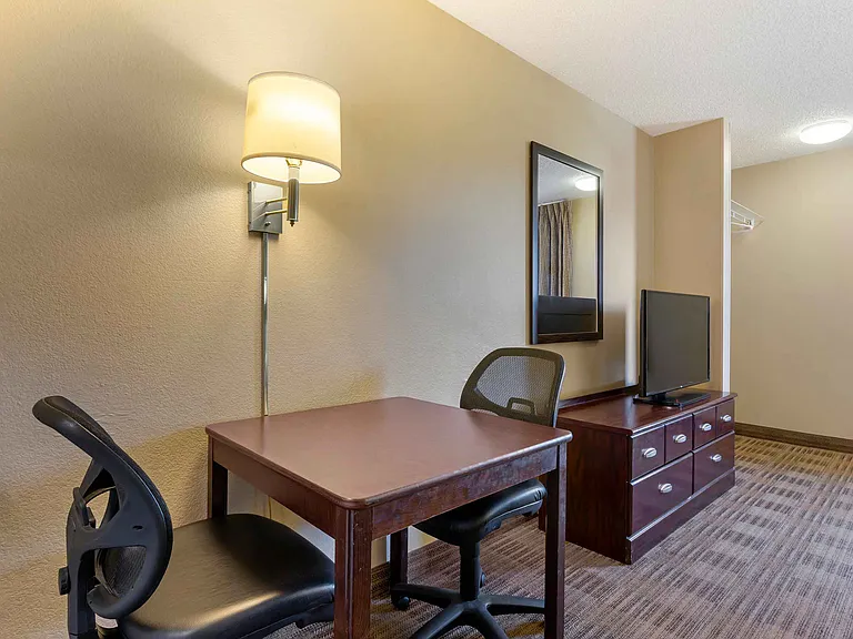 Studio Suite - 2 Full Beds