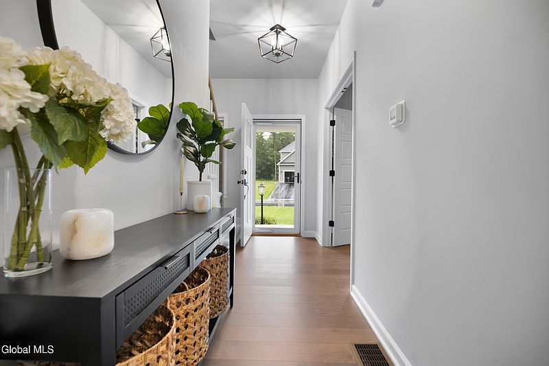 5th image of 6 Winterberry Lane