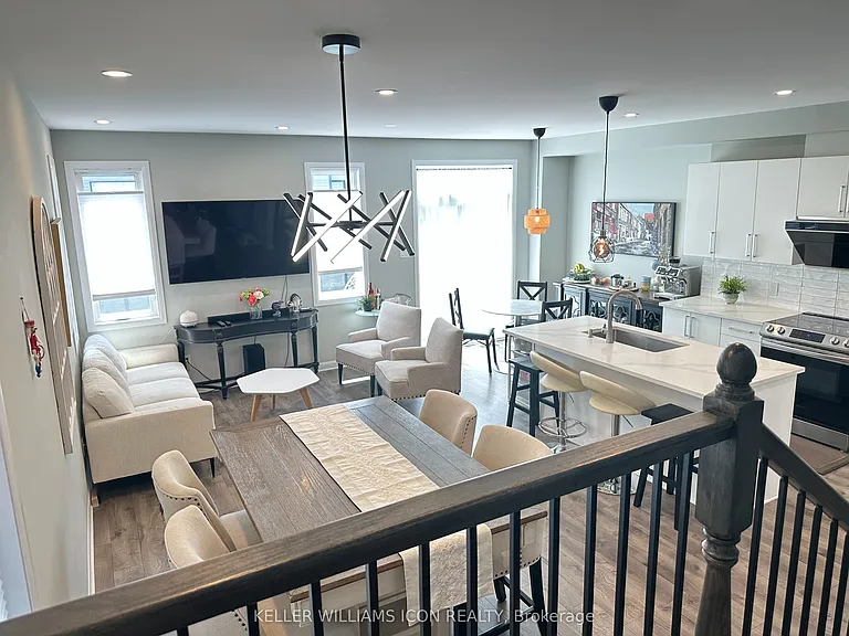 1028 Speedvale Ct — Photo 2