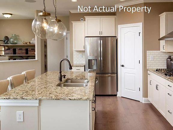 3rd image of 1043 Sunbury Meadows Dr