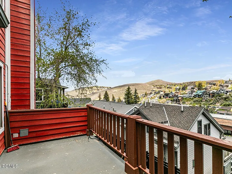 214 Woodside Ave — Photo 26