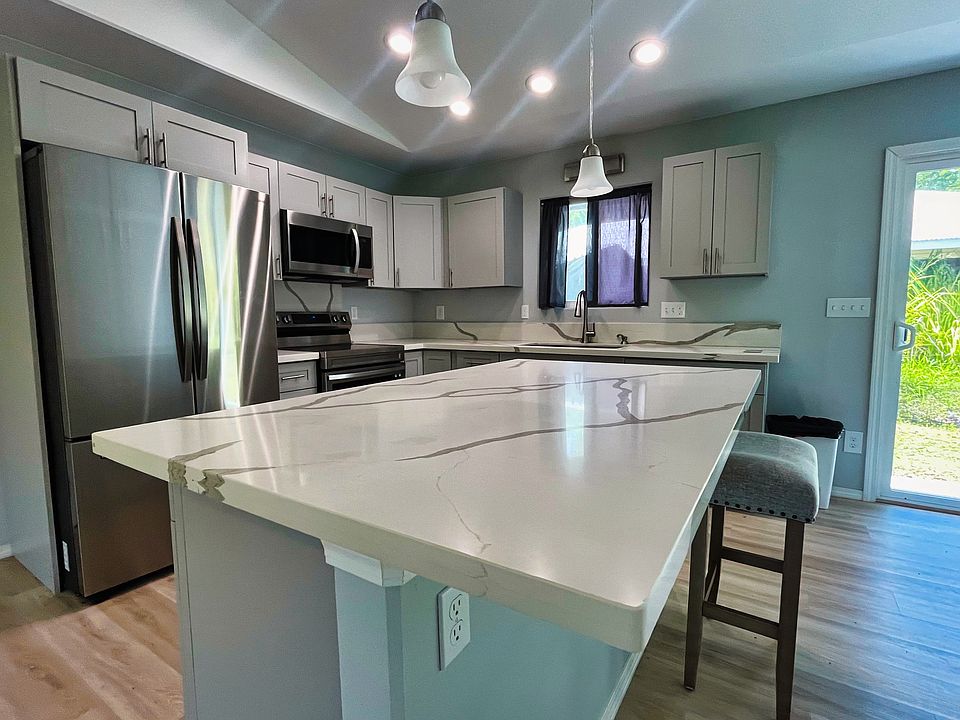 1st image of 15-2806 Manalo St