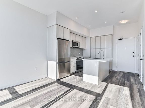 3rd image of 415 Sea Ray Ave #426