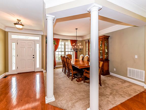 5th image of 1128 Oxford Hills Dr