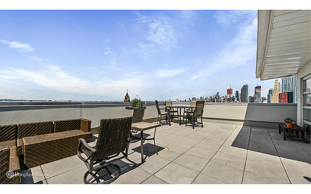 Rented by Douglas Elliman | media 25