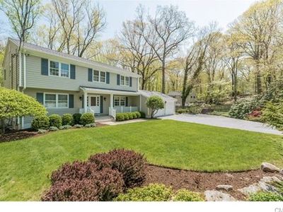 70 Dulan Dr, Stamford, CT, 06903