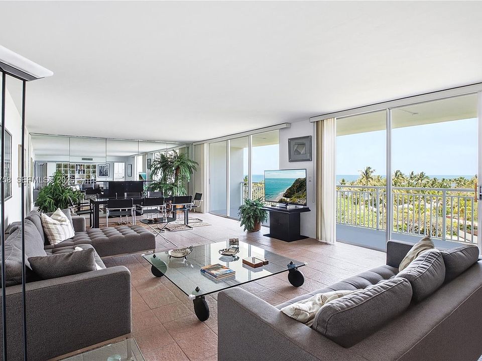 1st image of 605 Ocean Dr APT 7L