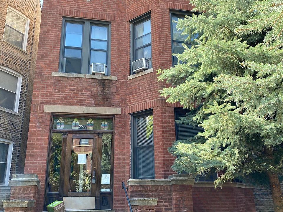 1st image of 2231 W Iowa St APT 2R