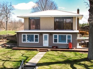 27142 Oak Dr, Sturgis, MI 49091