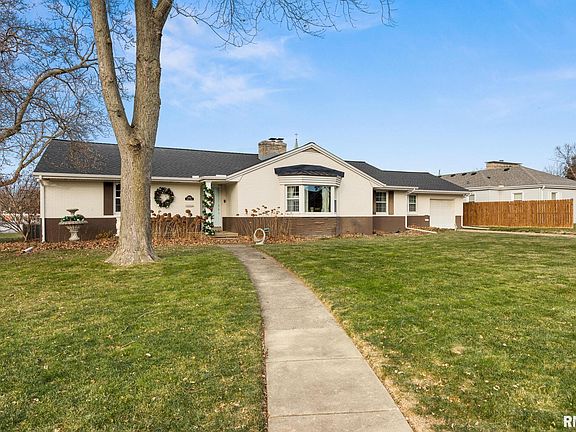 3rd image of 3303 N Avalon Pl