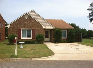 31 Loch Cir, Hampton, VA 23669