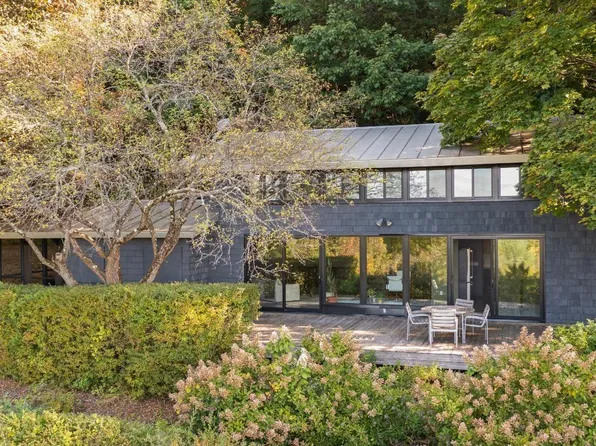 17 White Hill Road, Hillsdale, NY 12529