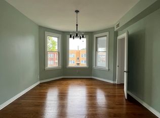 4152 W Nelson St, Chicago, IL 60641