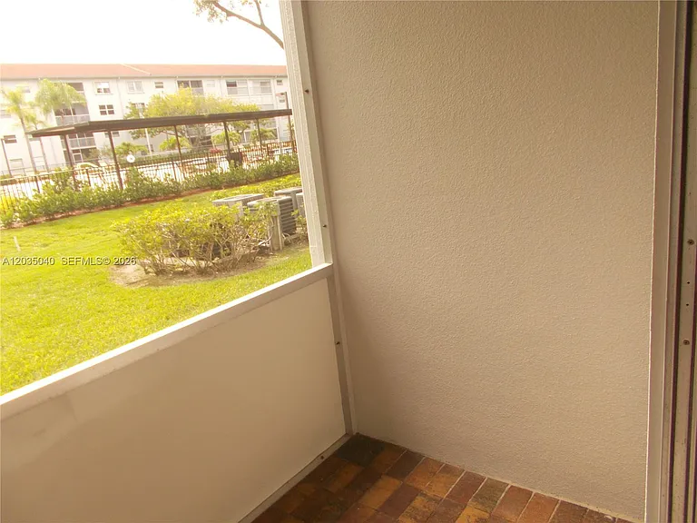 1400 SW 124th Ter #106Q — Photo 29