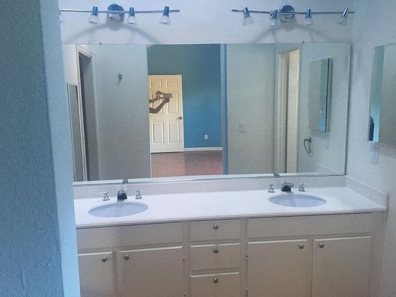 3rd image of 2422 Diane Marie Way