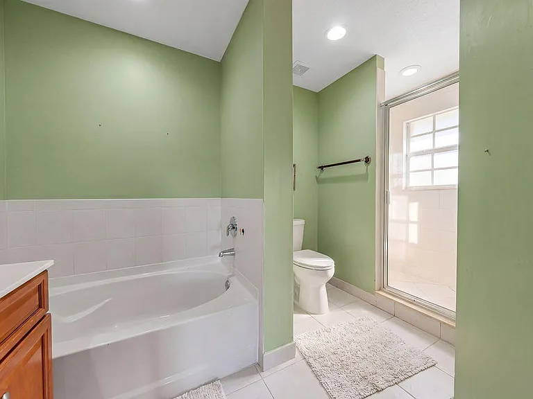 261 SW 6th Pl — Photo 28