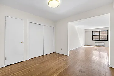 Sold by Thomas Lipovetsky, LREB