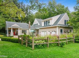 7885 W Martin Rd, Three Oaks, MI 49128