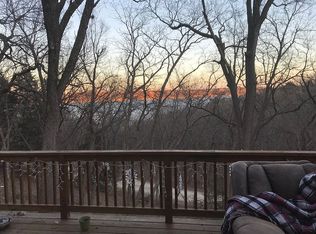 9527 Lakeshore Dr, Manhattan, KS 66503