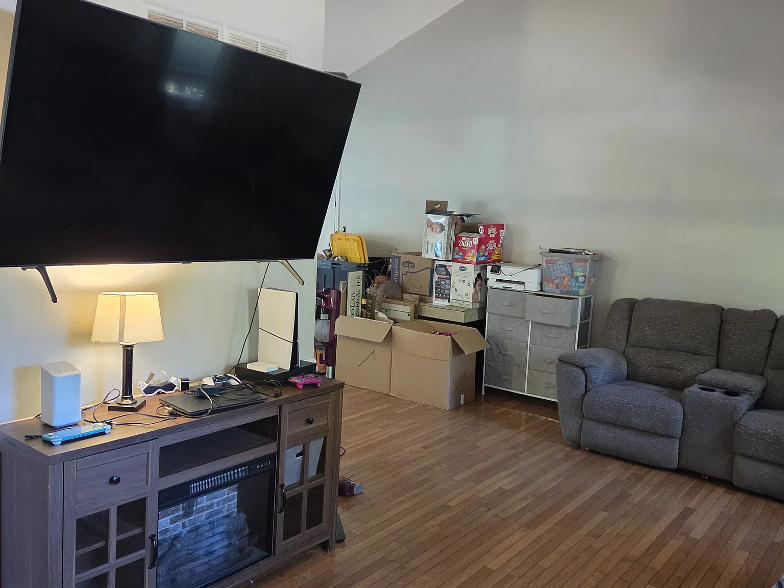 4 bed, 1202 sqft, $2,200 — Photo 2