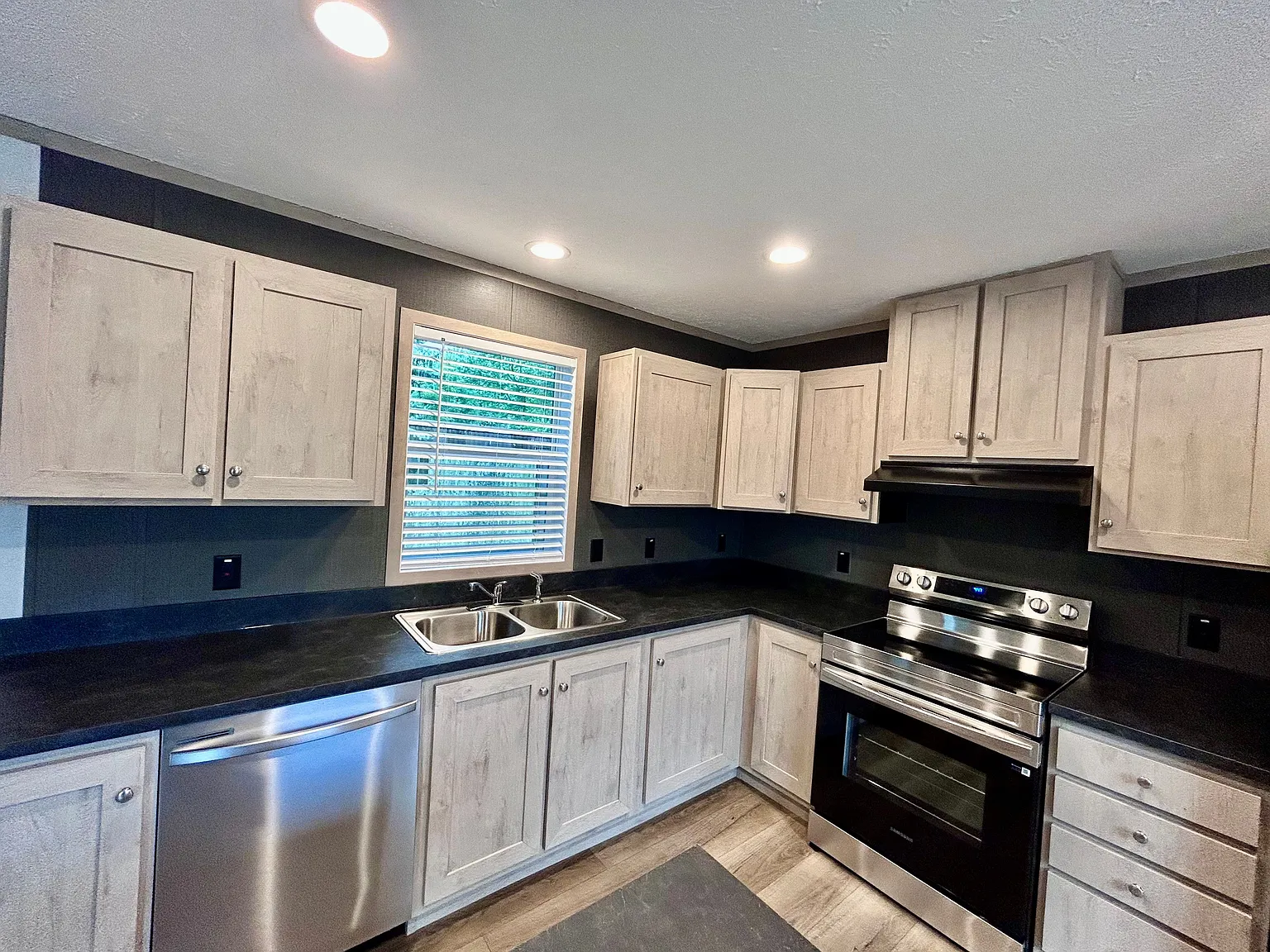 Hickory Knoll — Photo 4