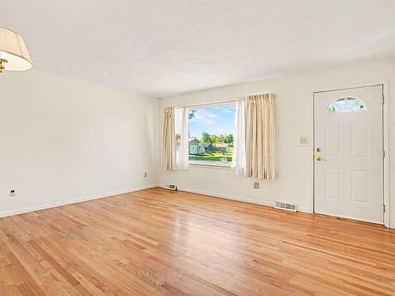 4th image of 4116 Cassell Ave
