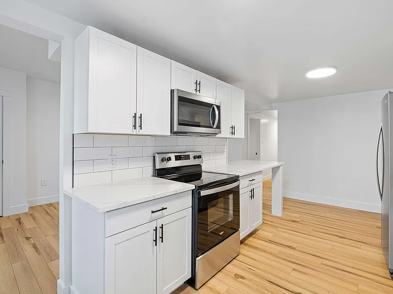 796 Hazelwood Avenue — Photo 15