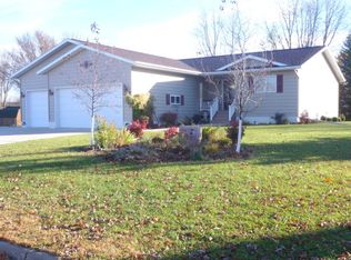 675 Plum Ave, Windom, MN 56101