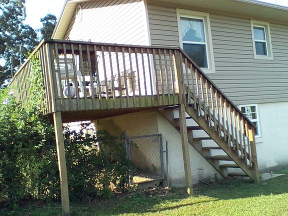 deck, faces east
