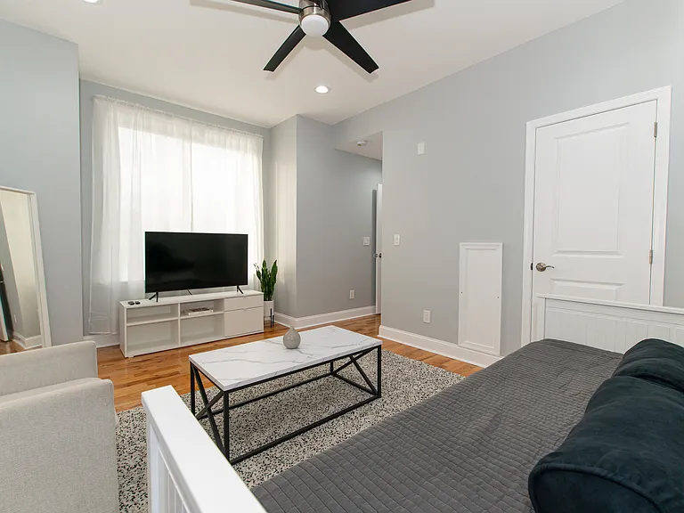 1544 W York St #B — Photo 12