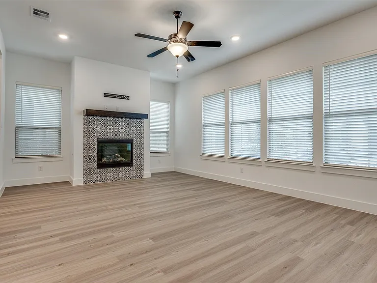 5411 Grand Ave — Photo 4