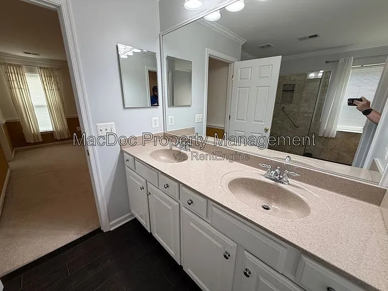 1404 Graham Dr — Photo 56