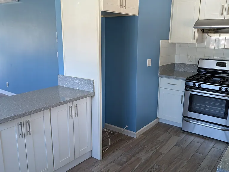 817 N Grandview Ave #817 — Photo 5