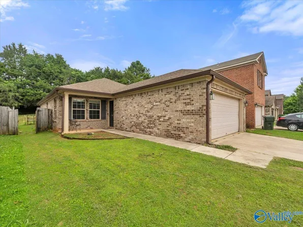 202 Green Garden Dr, Harvest, AL 35749