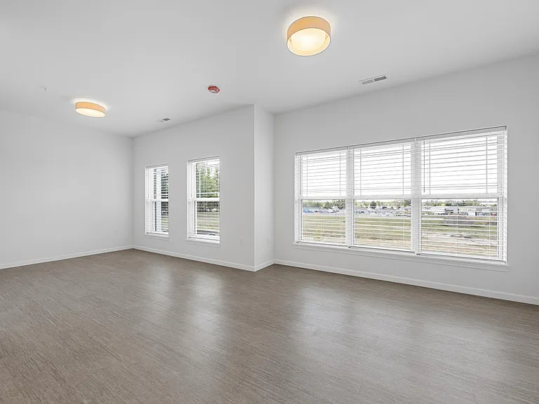 Stone Ridge Apartments and Townhomes — Photo 13