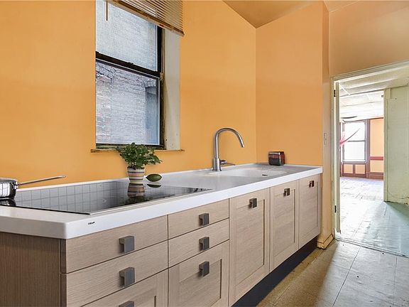 5th image of 434 W 49th St APT 2W