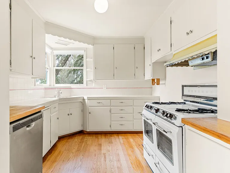 6857 Armour Dr — Photo 16