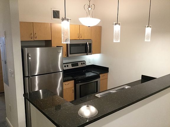 3rd image of 1011 W Marshall St APT 113